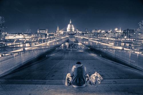 Spanning the Thames - Homeless in London (#S_T_THAMES_02)