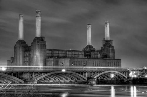 Spanning the Thames - Imposing Battersea Power Station (#S_T_THAMES_03)