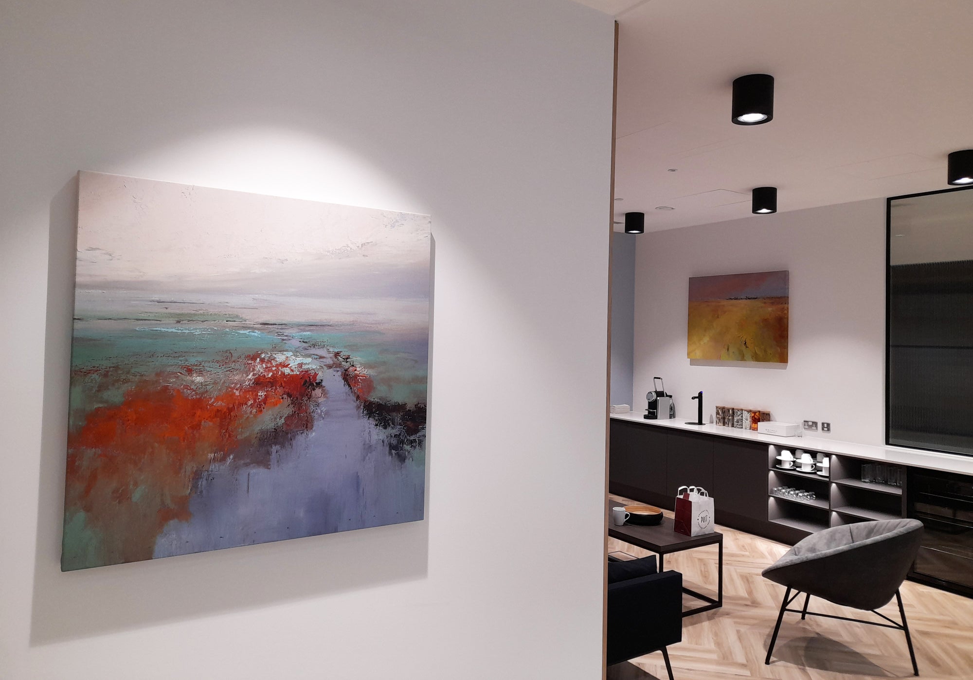 Transformational workspaces: The importance of art rental in redesigning the hybrid work environment.