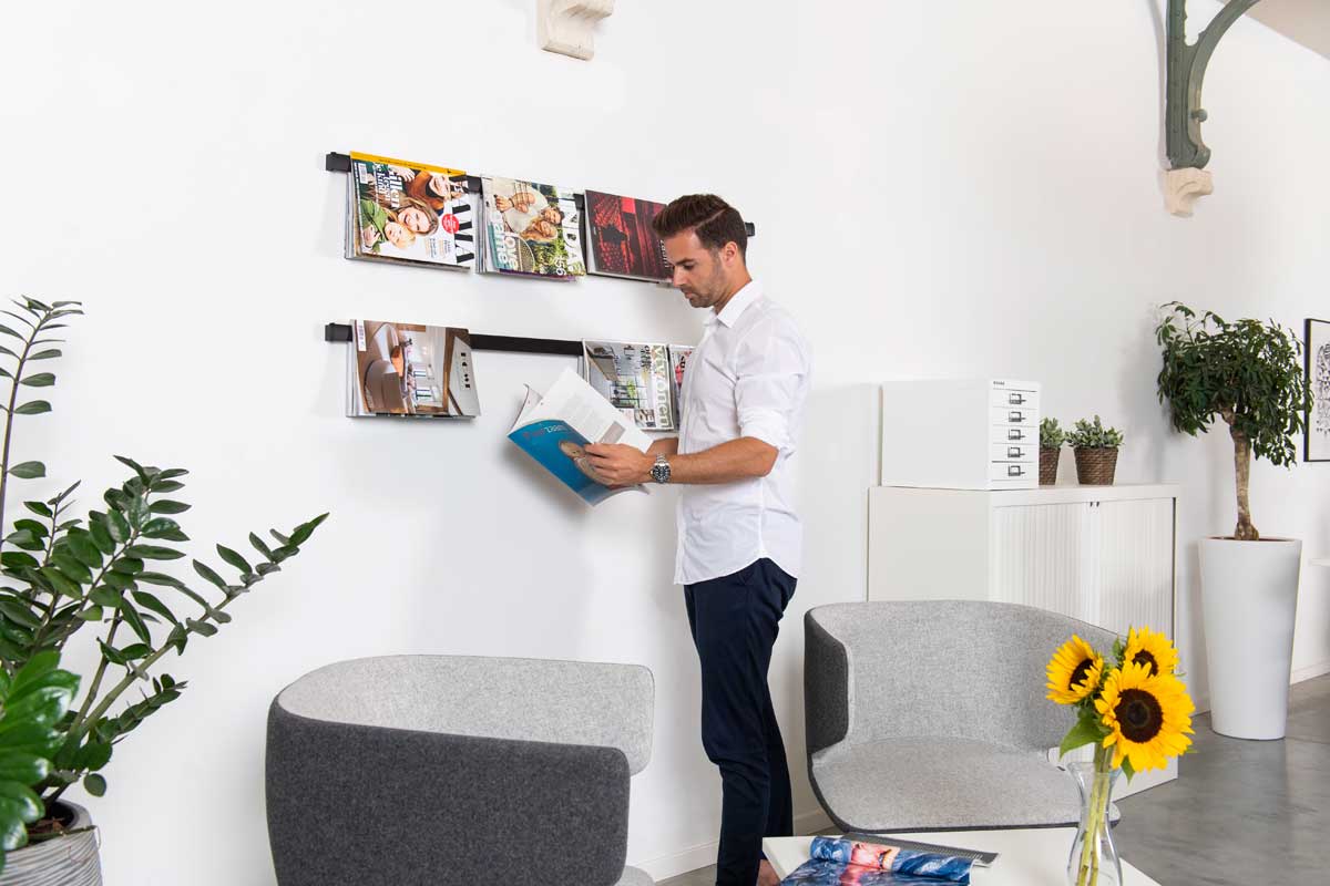 Magazine Display Rail Kit, Silver, 99cm