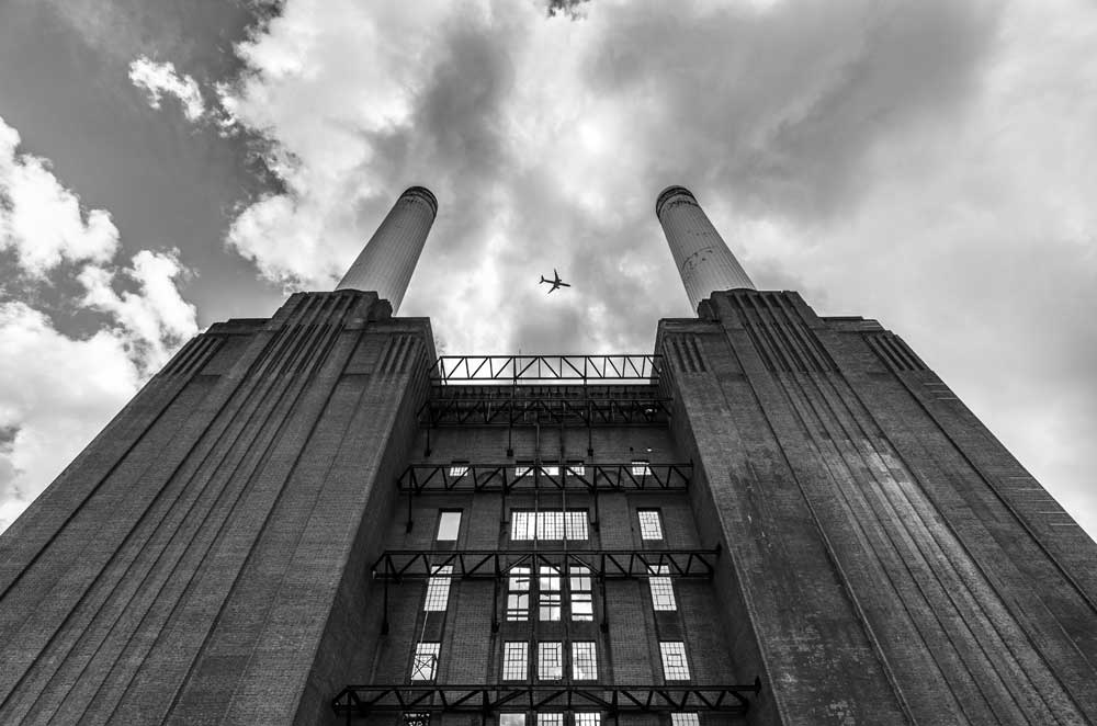 Architectural London - Plane over Battersea Power Station (#ARCH_LONDON_04)