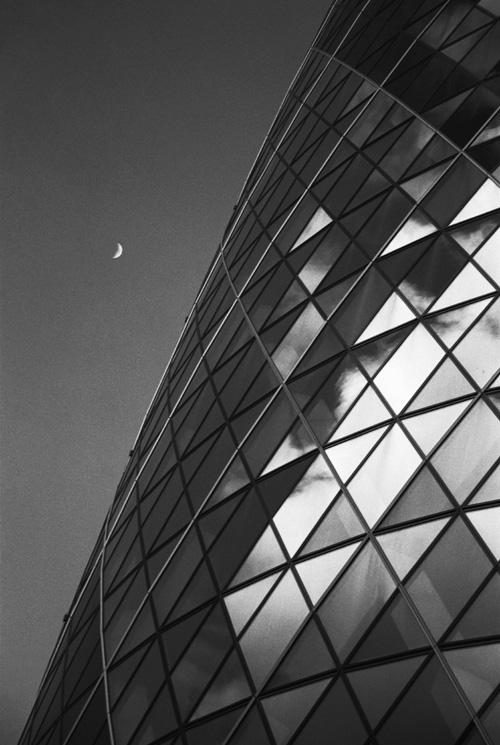 Abstract Architecture - The Gherkin 2 (#FOOT_R_1007)