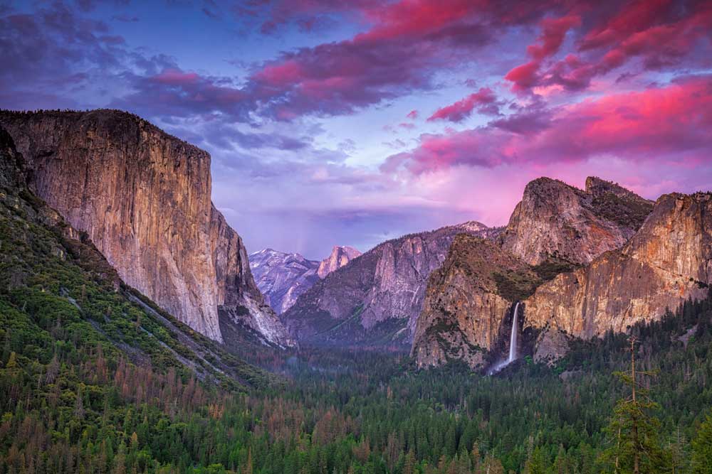 Mountain Ranges - Tunnel View in Yosemite National Park (#AA_MOUNTAINS_05)